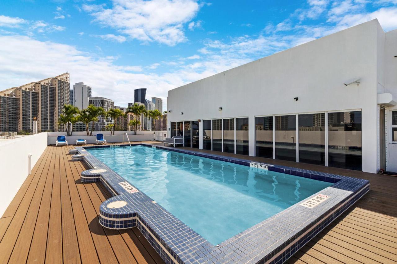 Roami At Sunny Isles Lejlighed Miami Beach Eksteriør billede