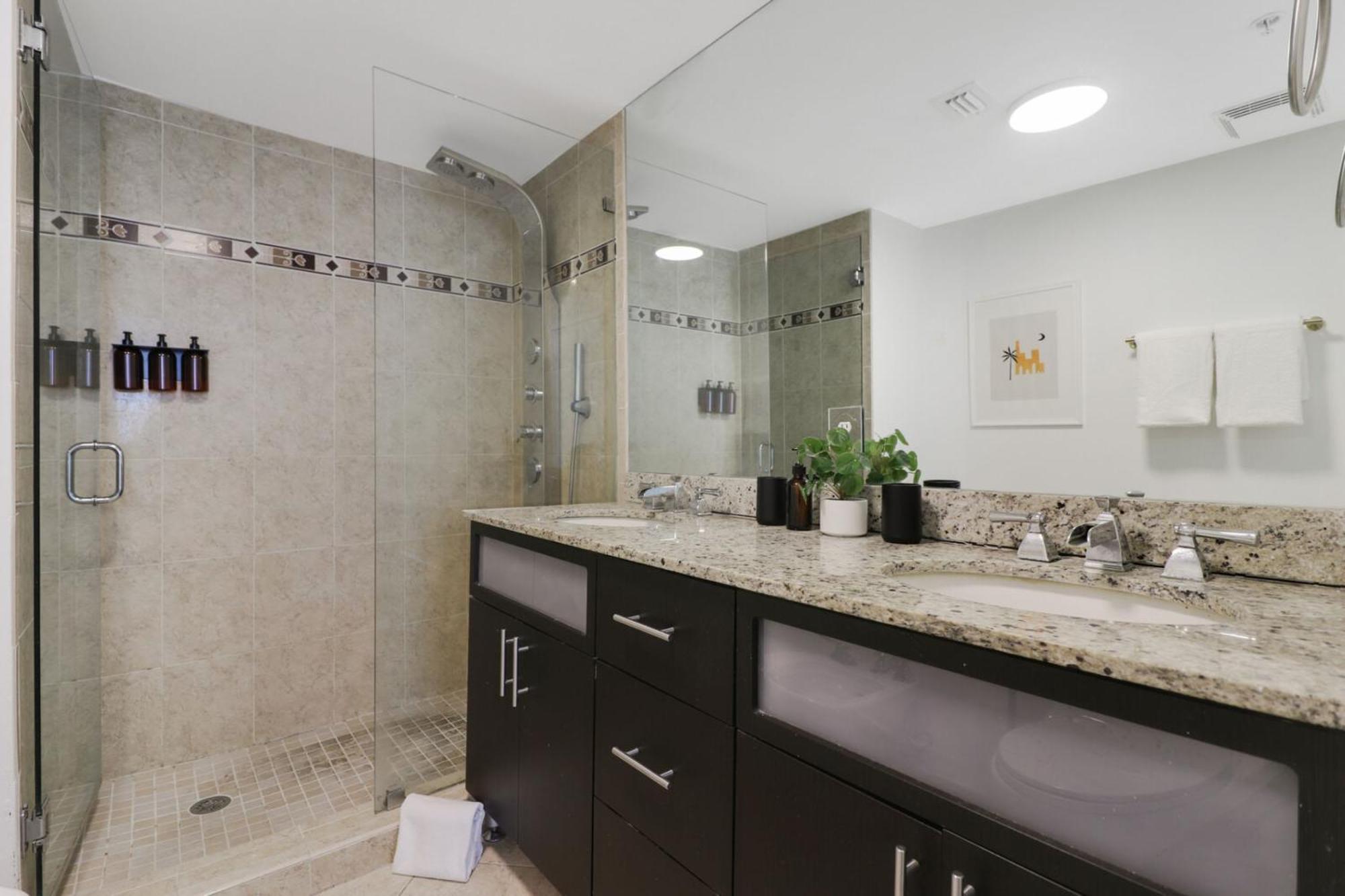 Roami At Sunny Isles Lejlighed Miami Beach Værelse billede